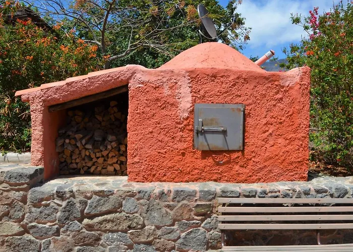 Finca Las Olivas - Unique Country House With Heated Pool